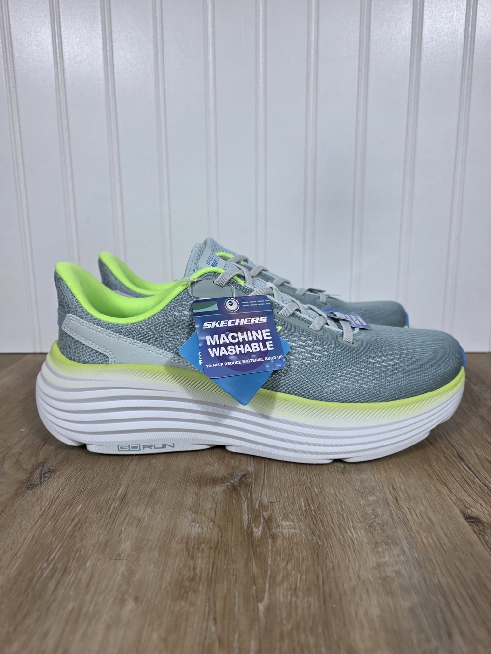 🆕️Skechers Max Cushioning Slip-on  Lightweight Running Shoes